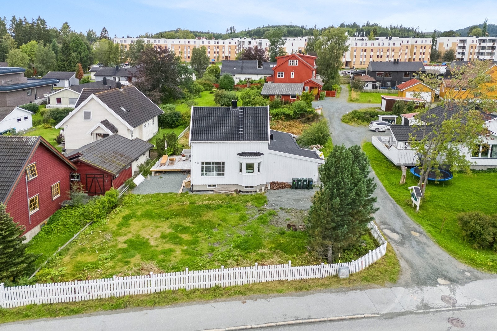 Tomten A måler 282 kvm, og har rammetillatelse med fasadetegninger. Galleribilde