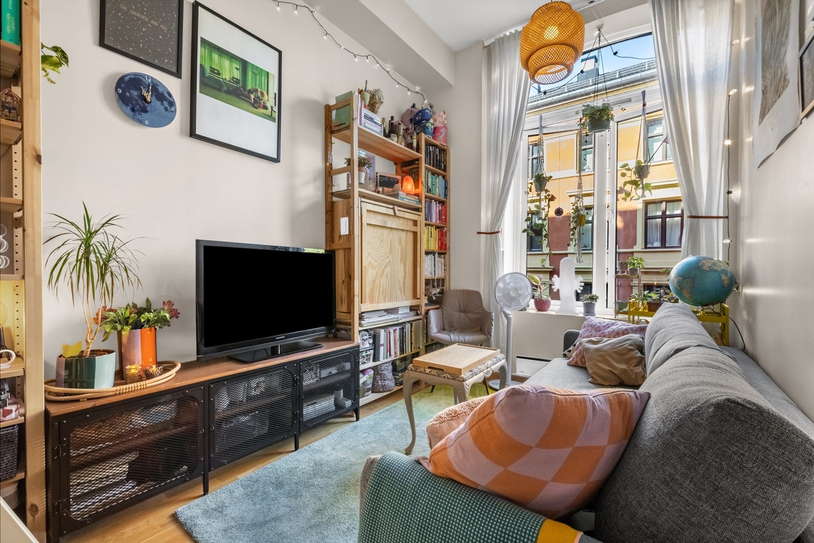 Praktisk hybel tilhørende leiligheten, som kan leies ut eller brukes til egne behov. Galleribilde