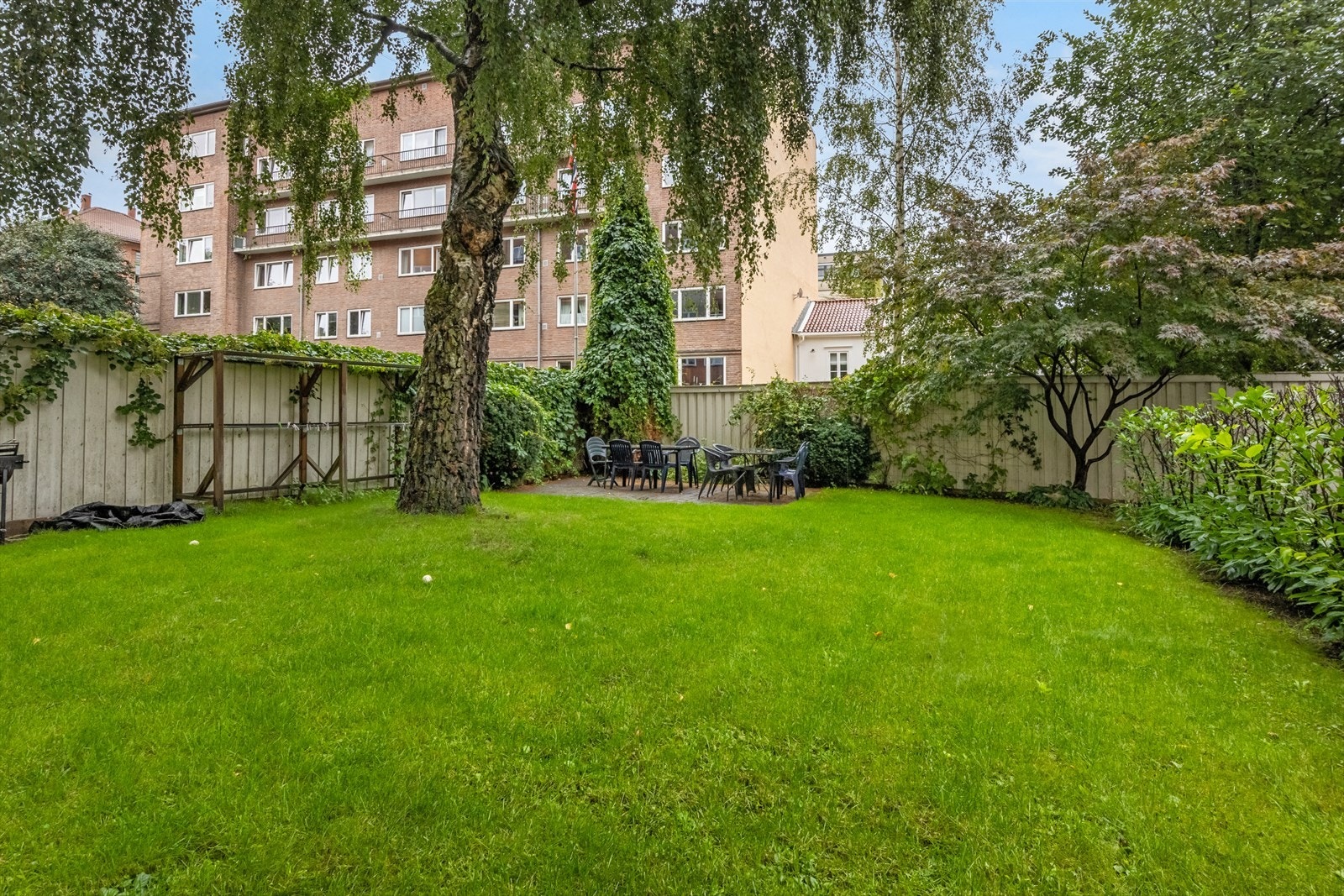 Her kan man nyte varmere dager i rolige omgivelser. Galleribilde