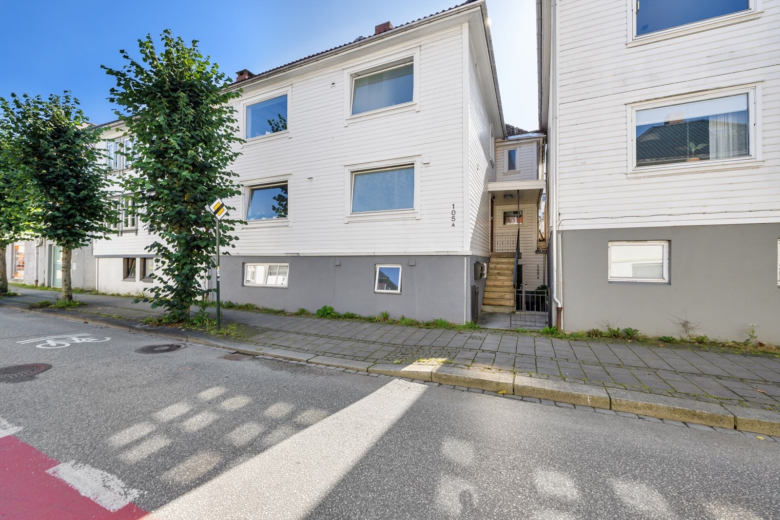 Pedersgata 105B har en svært sentral og urban beliggenhet i et område i rask utvikling som har blitt en magnet for spennende restauranter, kafeer og barer. Galleribilde