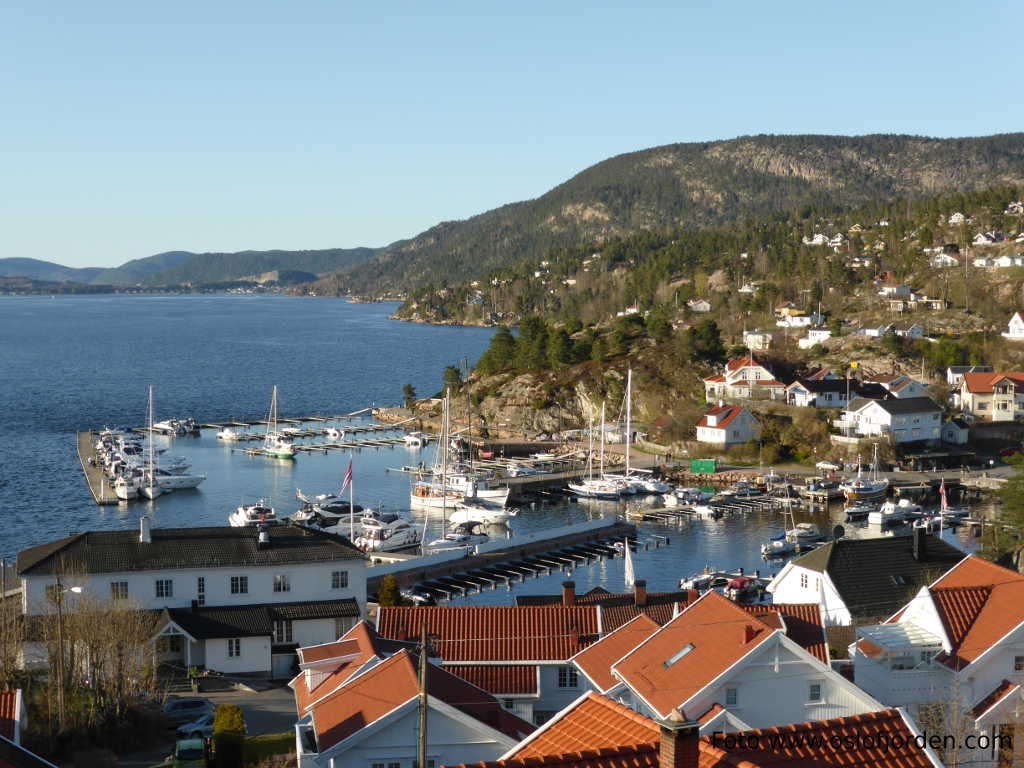 Det er bare en kort båttur til havneperlene Holmsbu, Son, Drøbak, Holmestrand og Horten med yrende folkeliv i sommermånedene Galleribilde