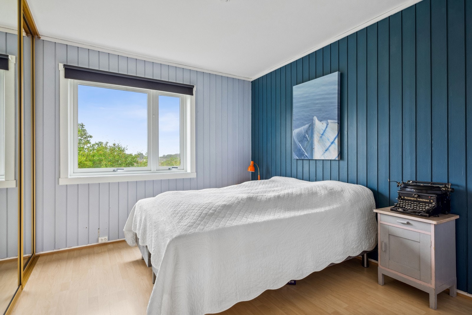 Leiligheten har tre soverom av god størrelse, og alle er vendt mot rolige omgivelser. Galleribilde