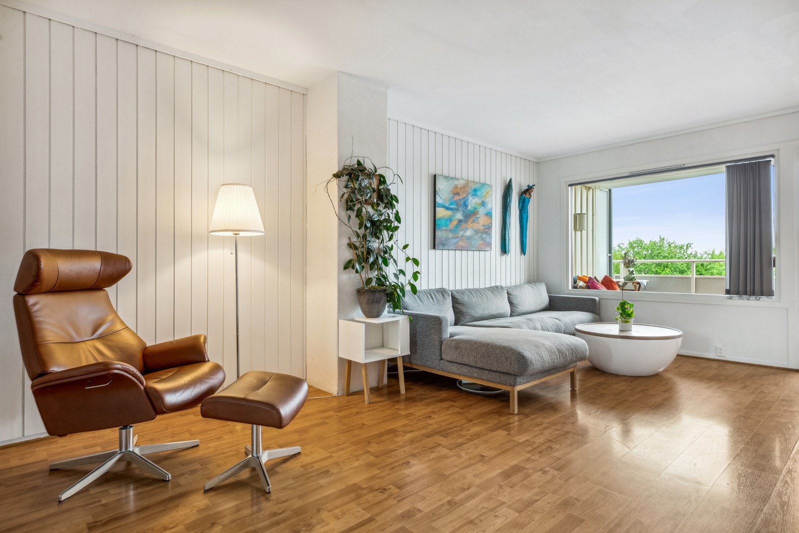 En lys og romslig 4-roms leilighet med flott beliggenhet på Hallset. Galleribilde