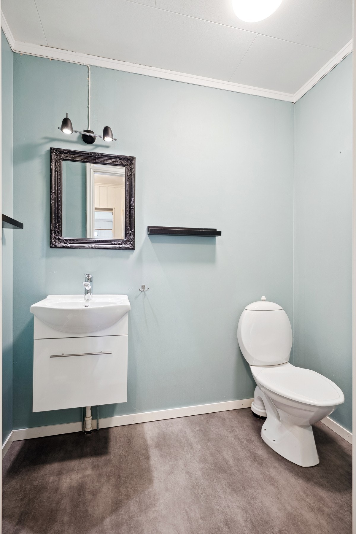 Toalett-rom. Galleribilde