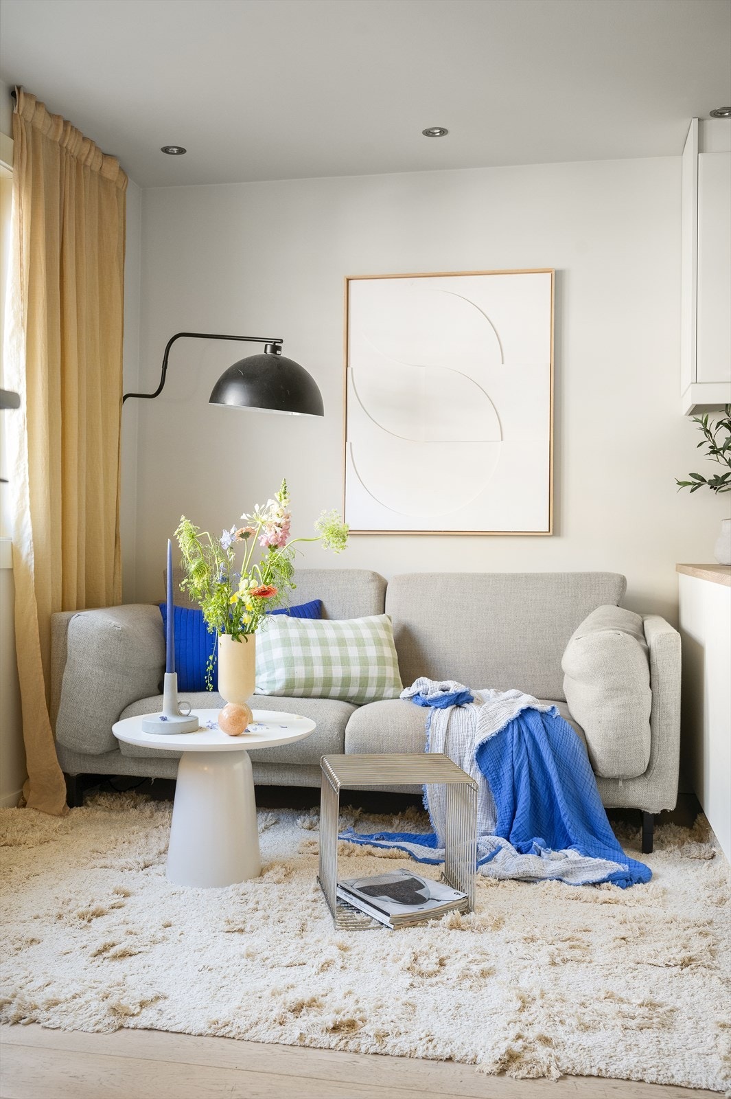 Fibernett, fyring og varmtvann er inkludert i de månedlige felleskostnadene og sørger for lave boutgifter Galleribilde