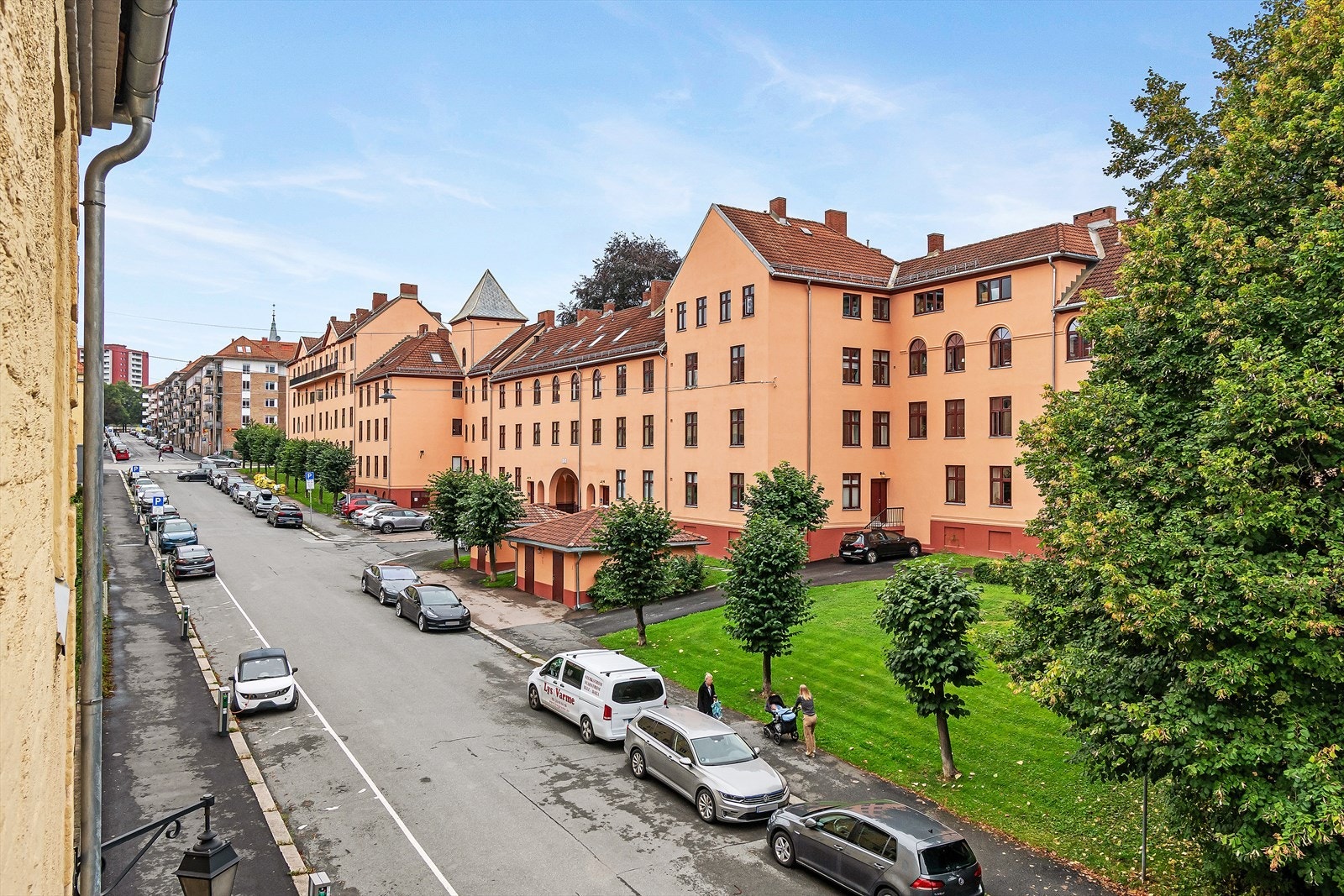 Sagene er en superkoselig bydel bestående av klassiske bygårder, parker, restauranter mm. Kort reisevei til sentrum. Galleribilde