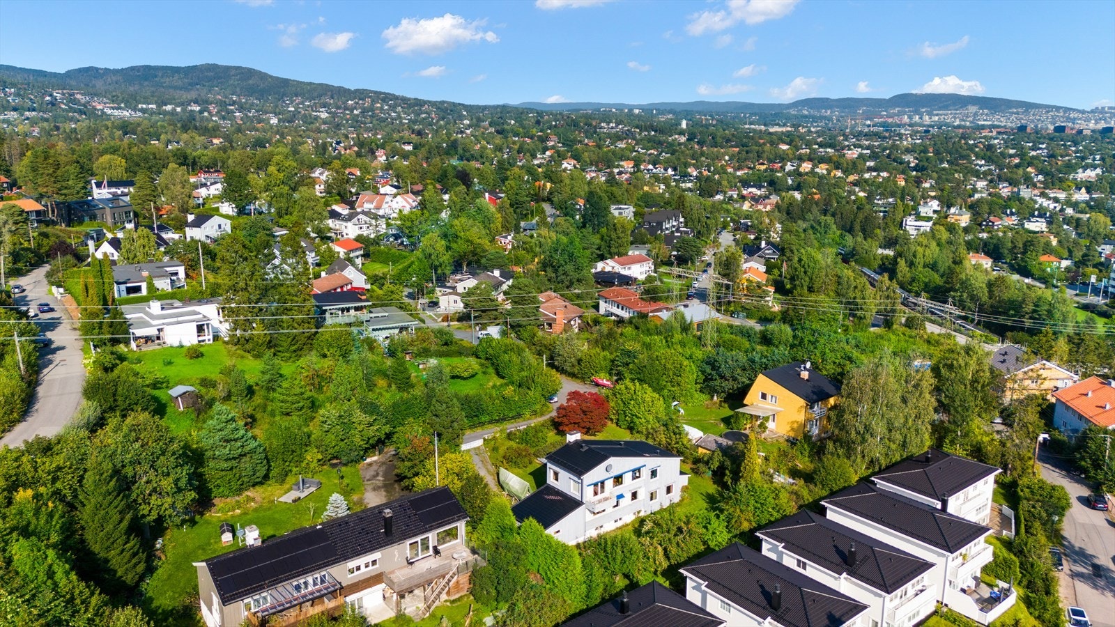 Strømkabler er vedtatt at skal legges i bakken. Se info i salgsoppgave om regulering Galleribilde