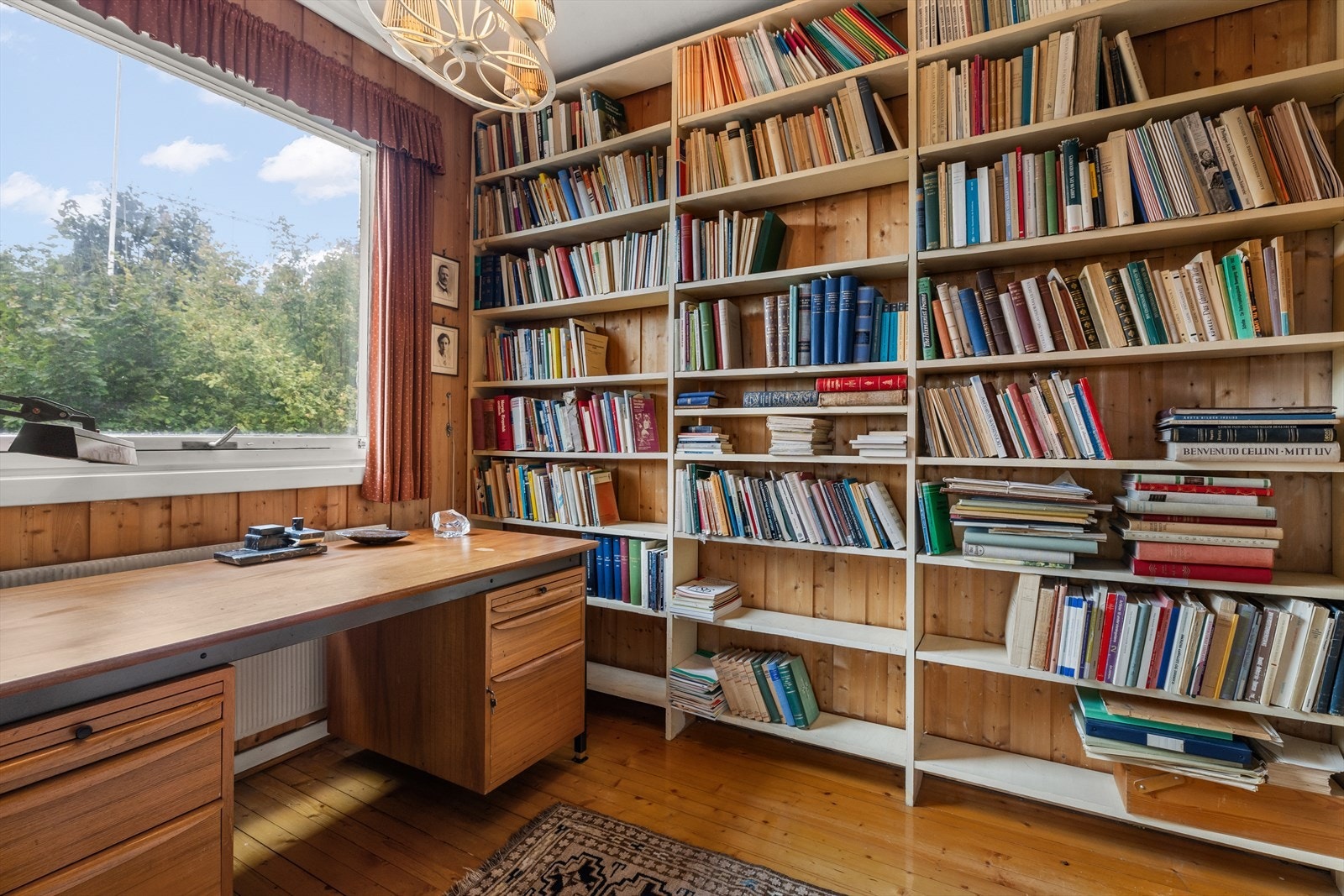 Arbeidsrom i tilknytning til stue Galleribilde