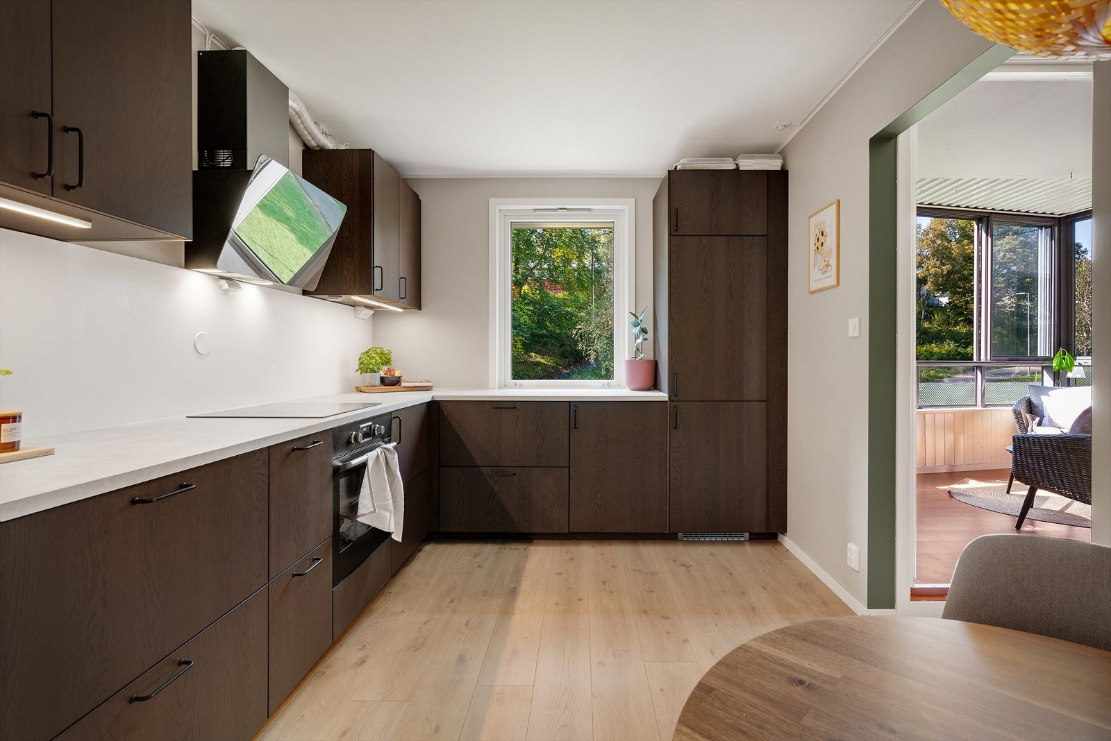 - Kjøkkenet måler 12,2 m² - Galleribilde