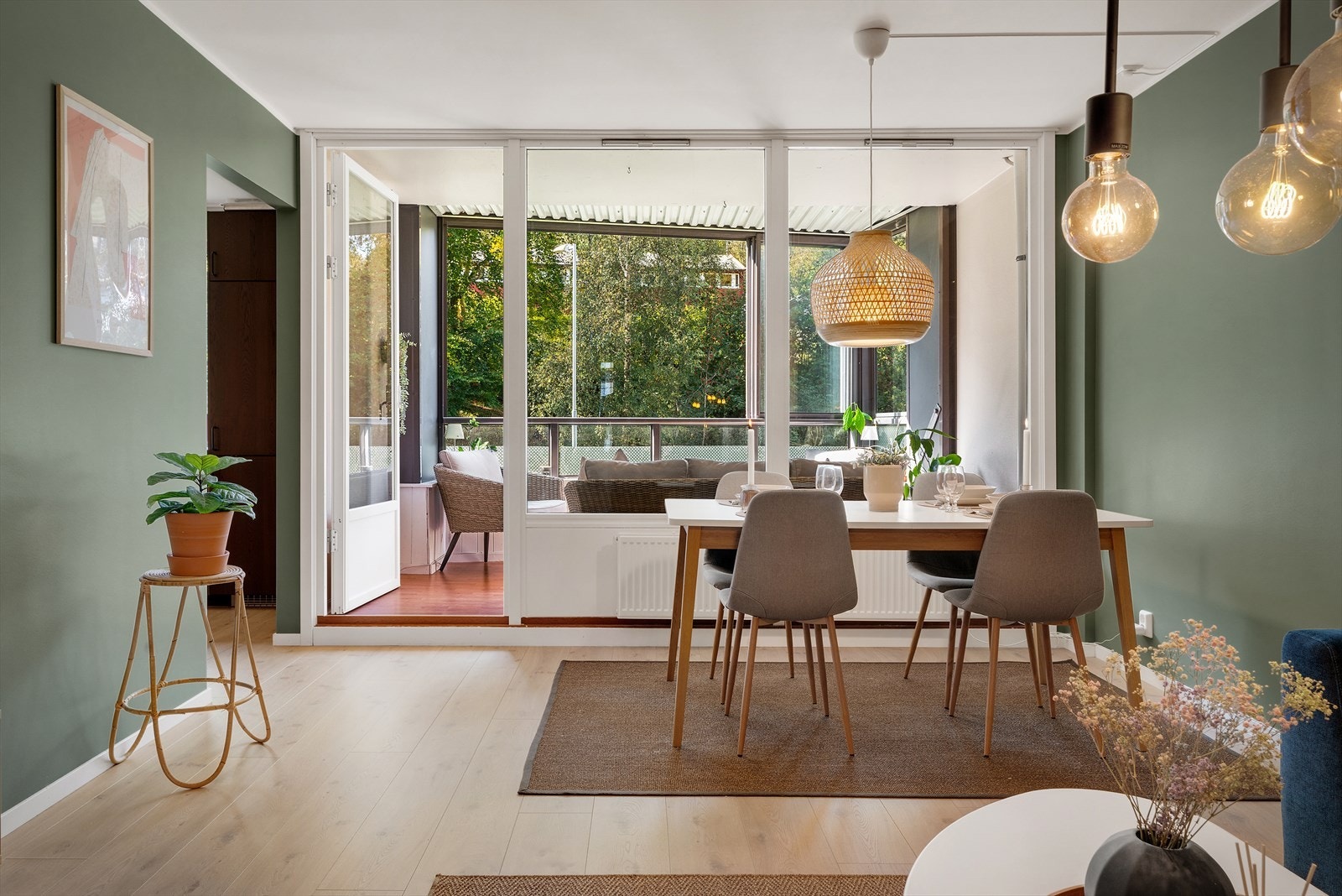 - Leiligheten blir godt varmet opp gjennom radiatorovn - Galleribilde