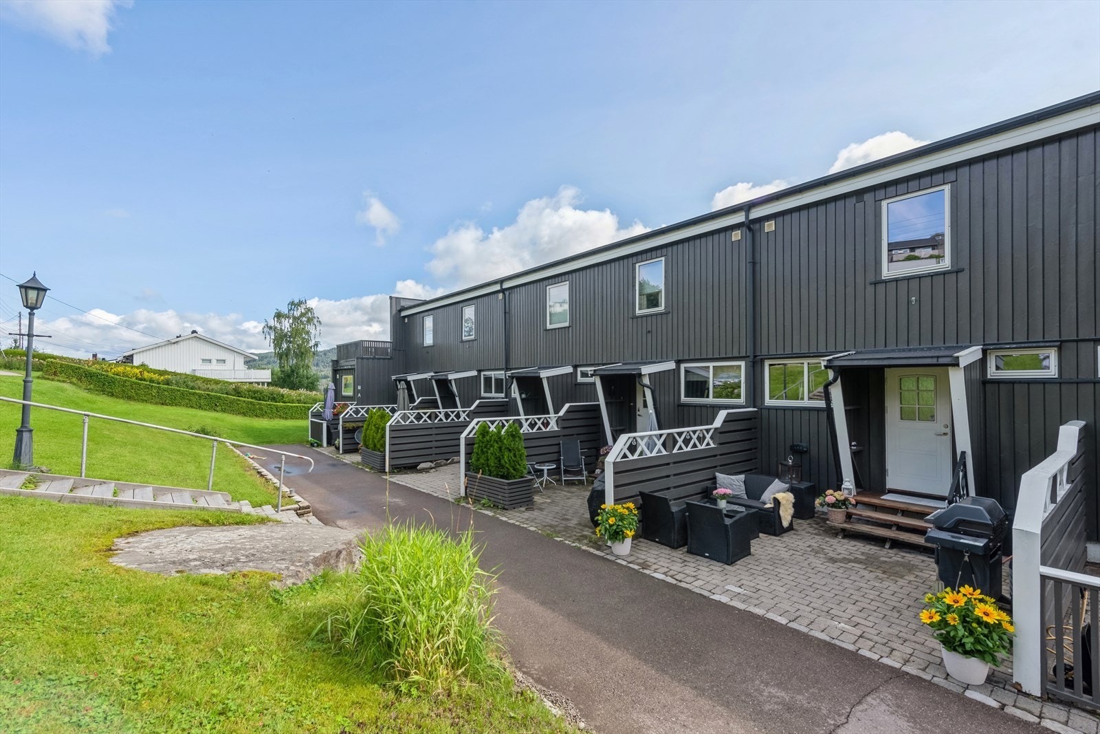 Meget barnevennlig område, med alt man trenger i hverdagen i gangavstand Galleribilde