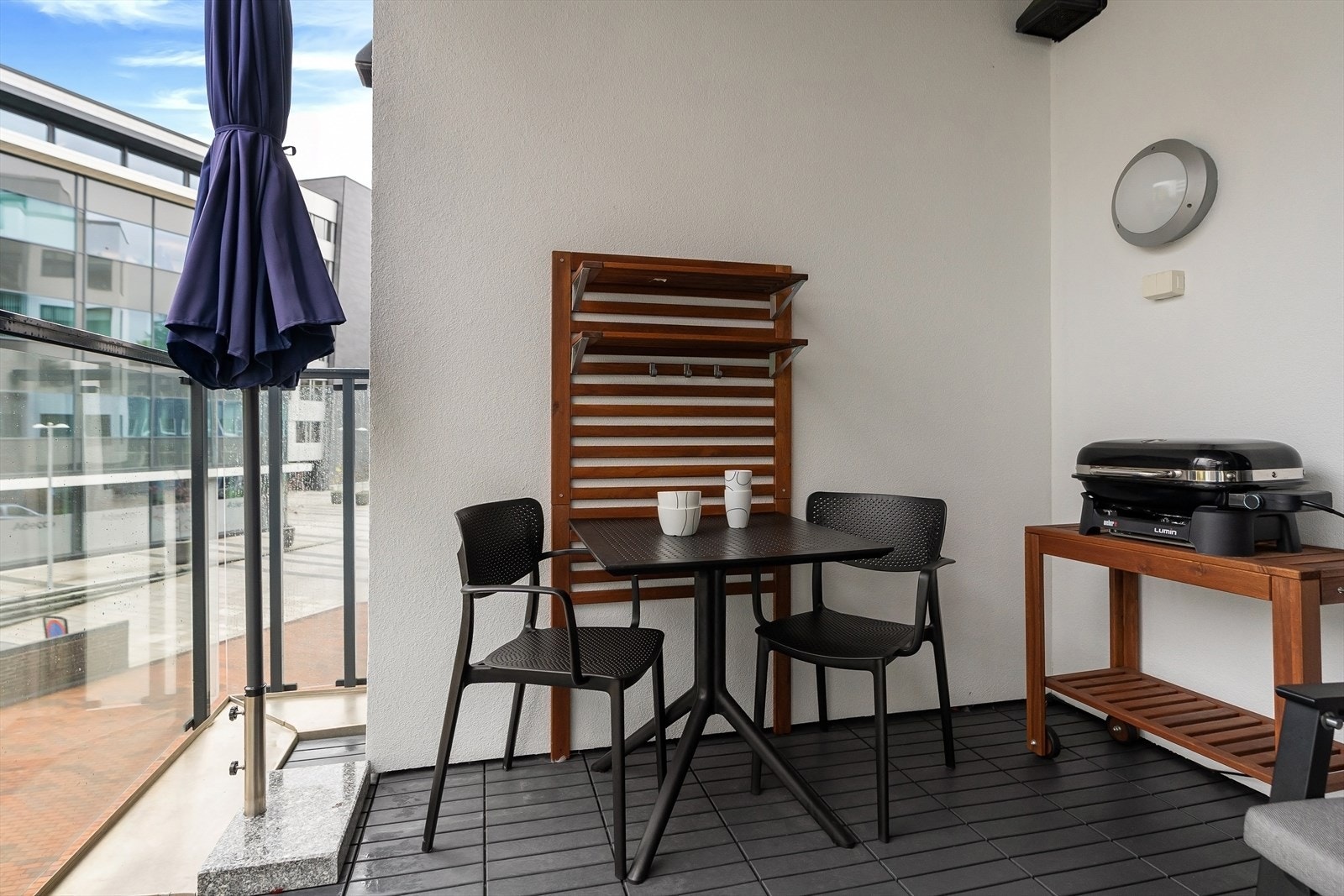 Her er det god plass til sittegrupper og eventuelt grill eller andre utemøbler. Galleribilde