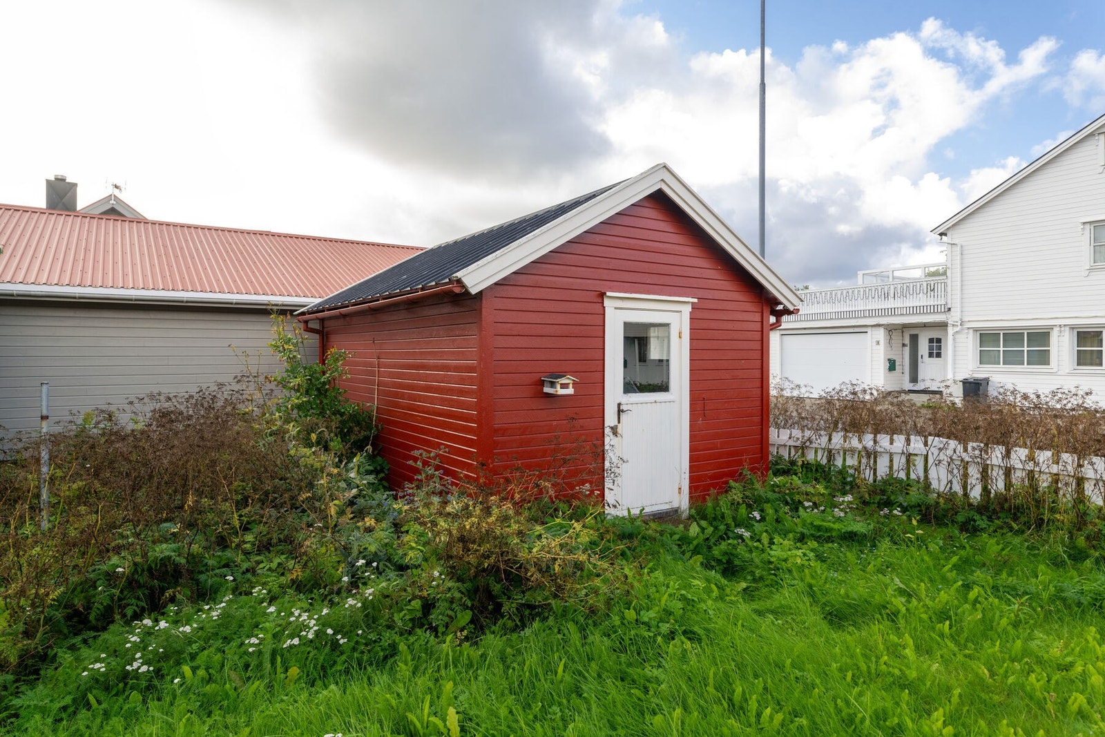 Uthus på 16 kvm med god lagringsplass. Galleribilde