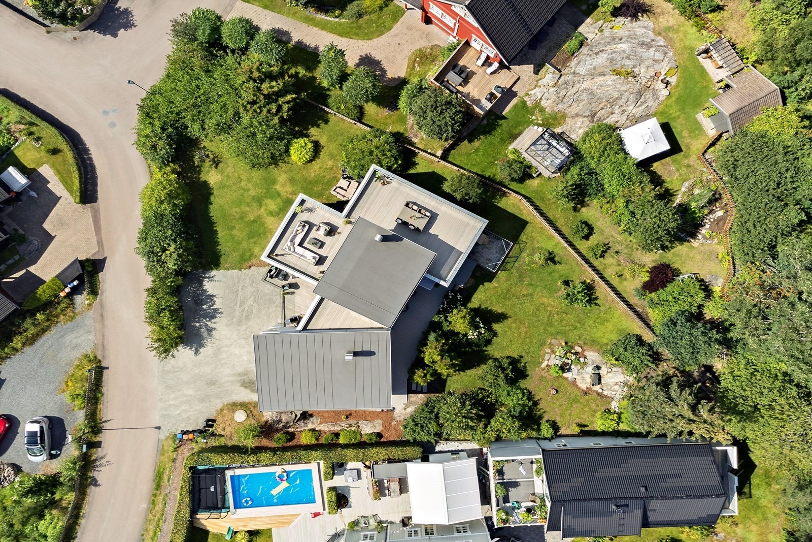 Stor og solid boligeiendom | Dobbelgarasje | Hybel | Takterrasse | Svært attraktiv beliggenhet Galleribilde