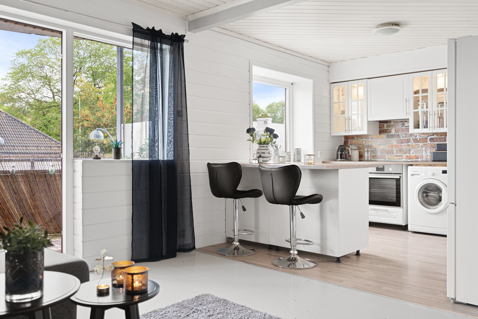 Fra stuen er det utgang til balkong på 7 kvm. Galleribilde