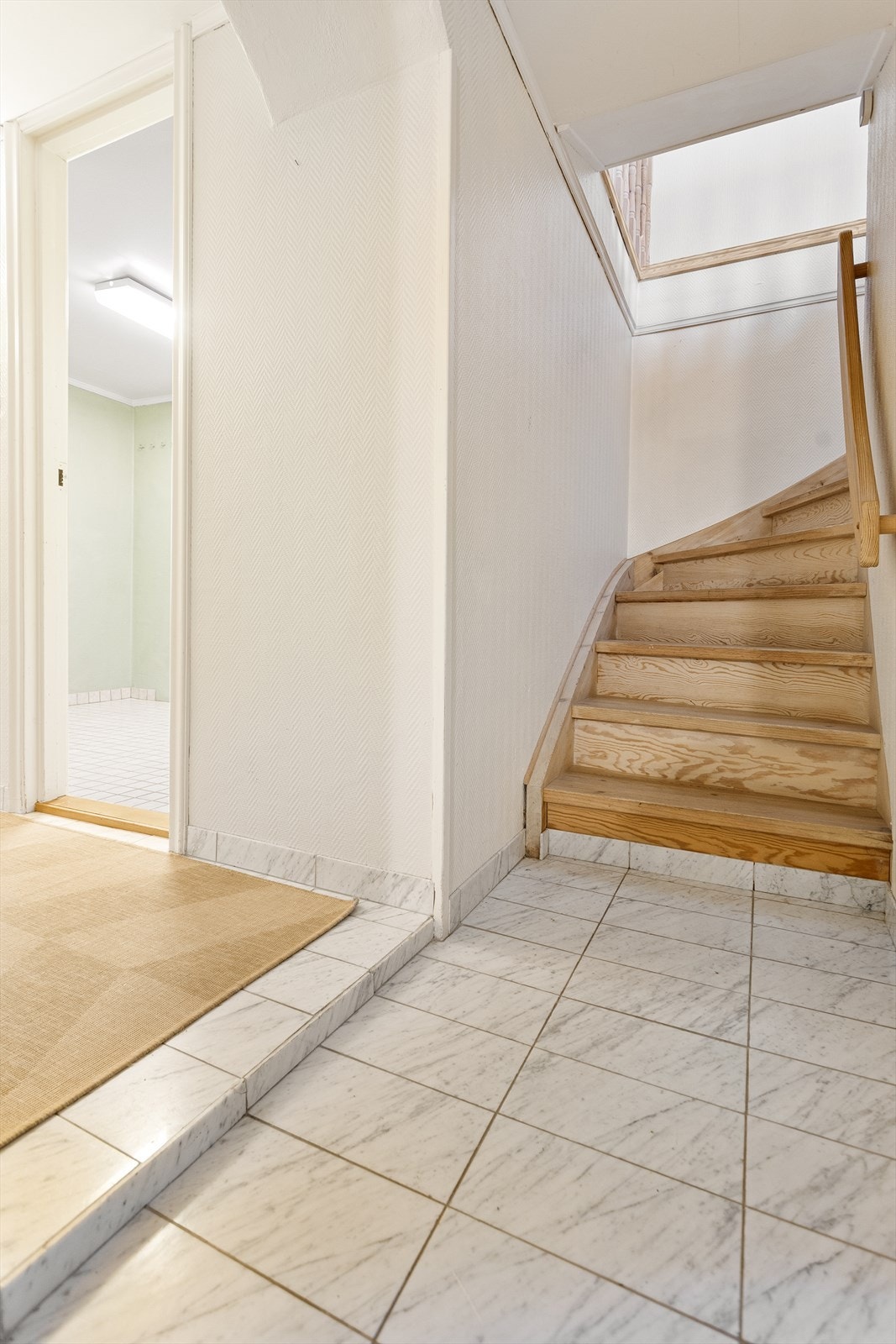 Flislagt gulv Galleribilde