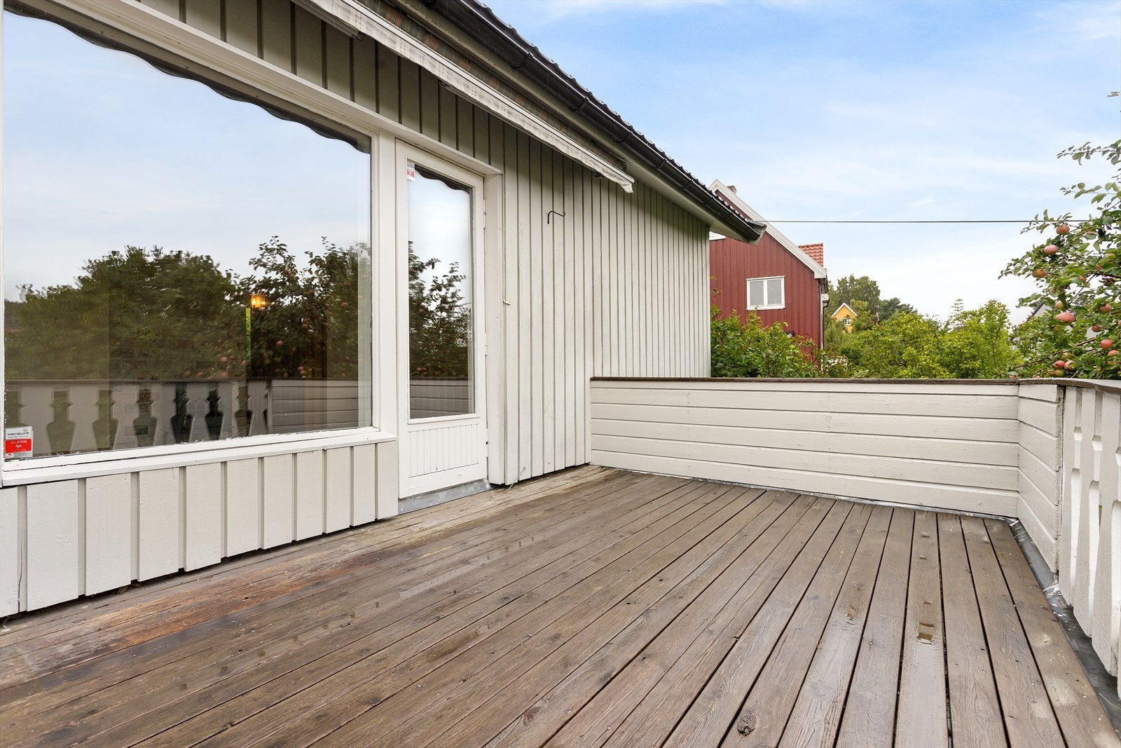 Det er markise over balkongen. Galleribilde