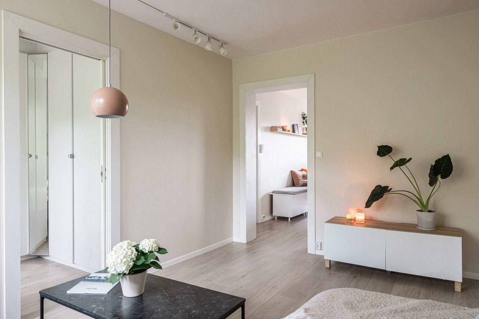 Herfra finner vi leilighetens andre soverom. Galleribilde