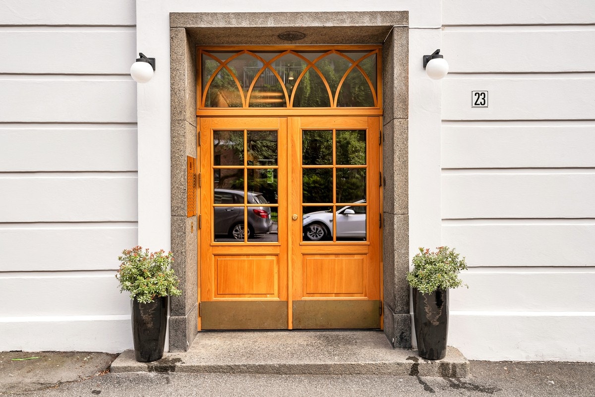 Innbydene inngang Galleribilde