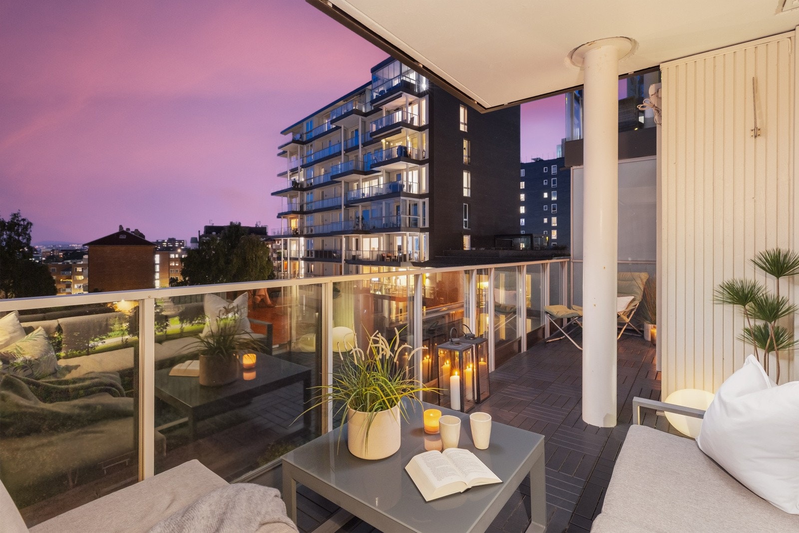 Nyt flotte solnedganger på den vestvendte balkongen. Galleribilde