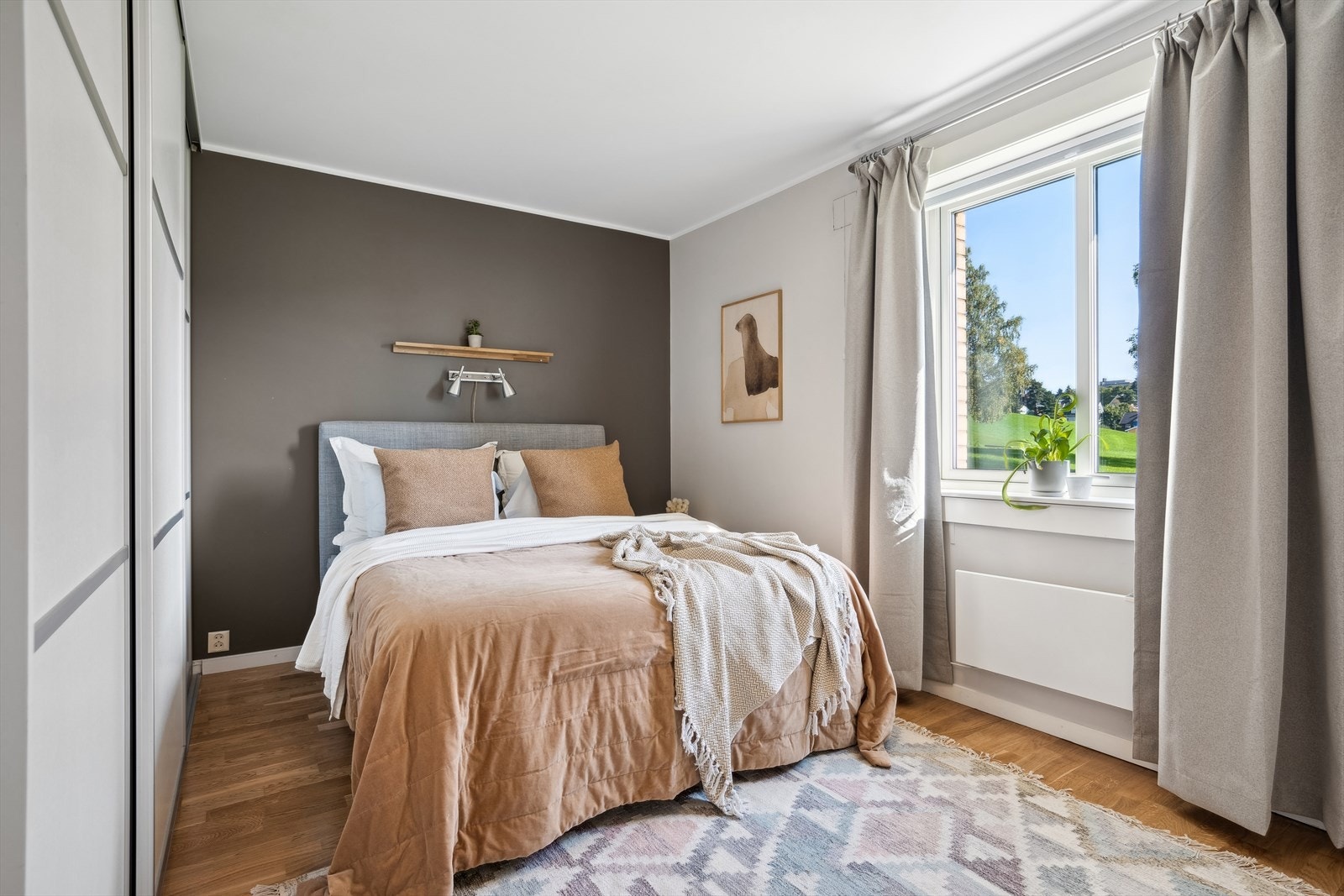 Leiligheten har to gode soverom med fine innredningsmuligheter. Galleribilde