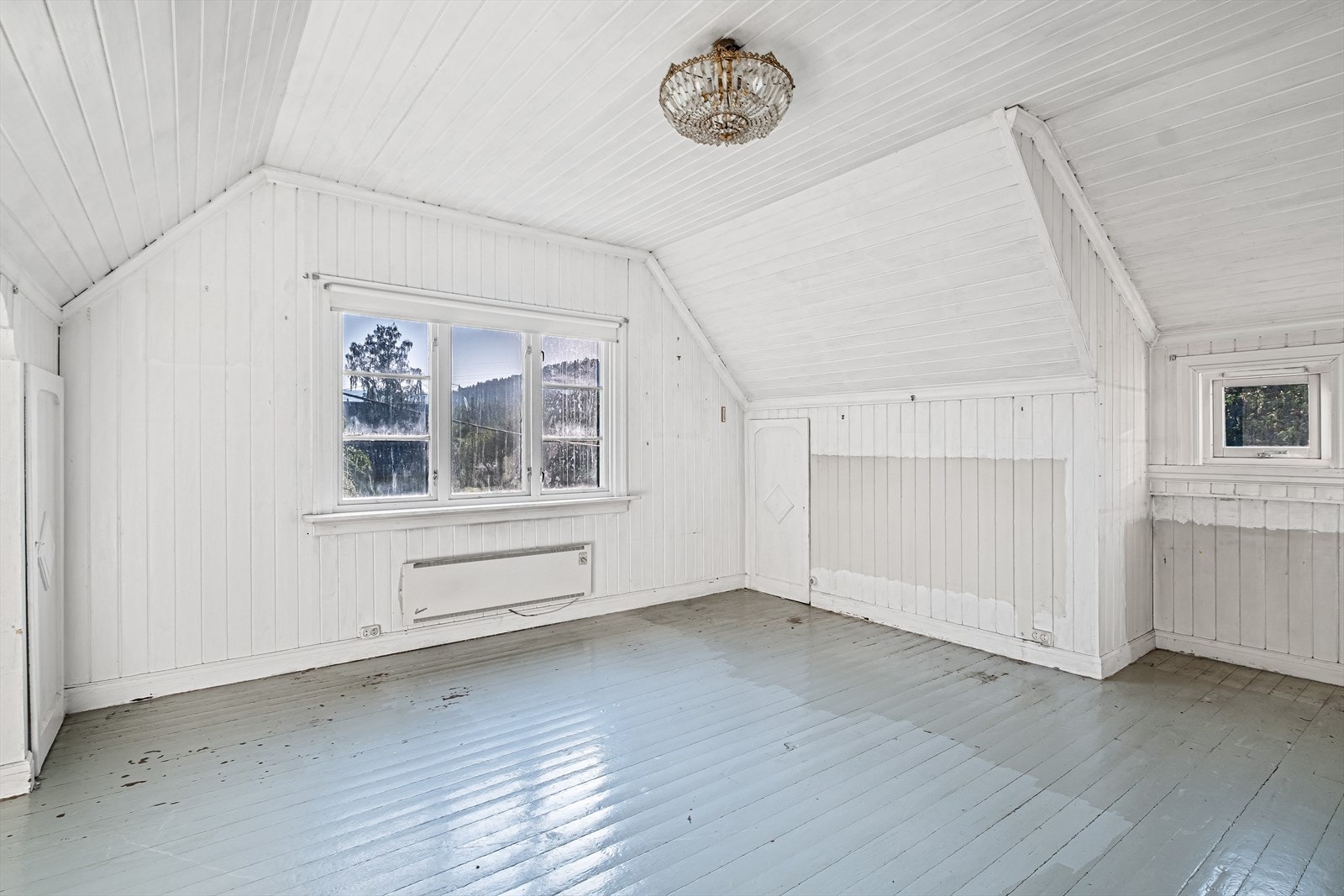 Stort og fint soverom i 2. etasje Galleribilde