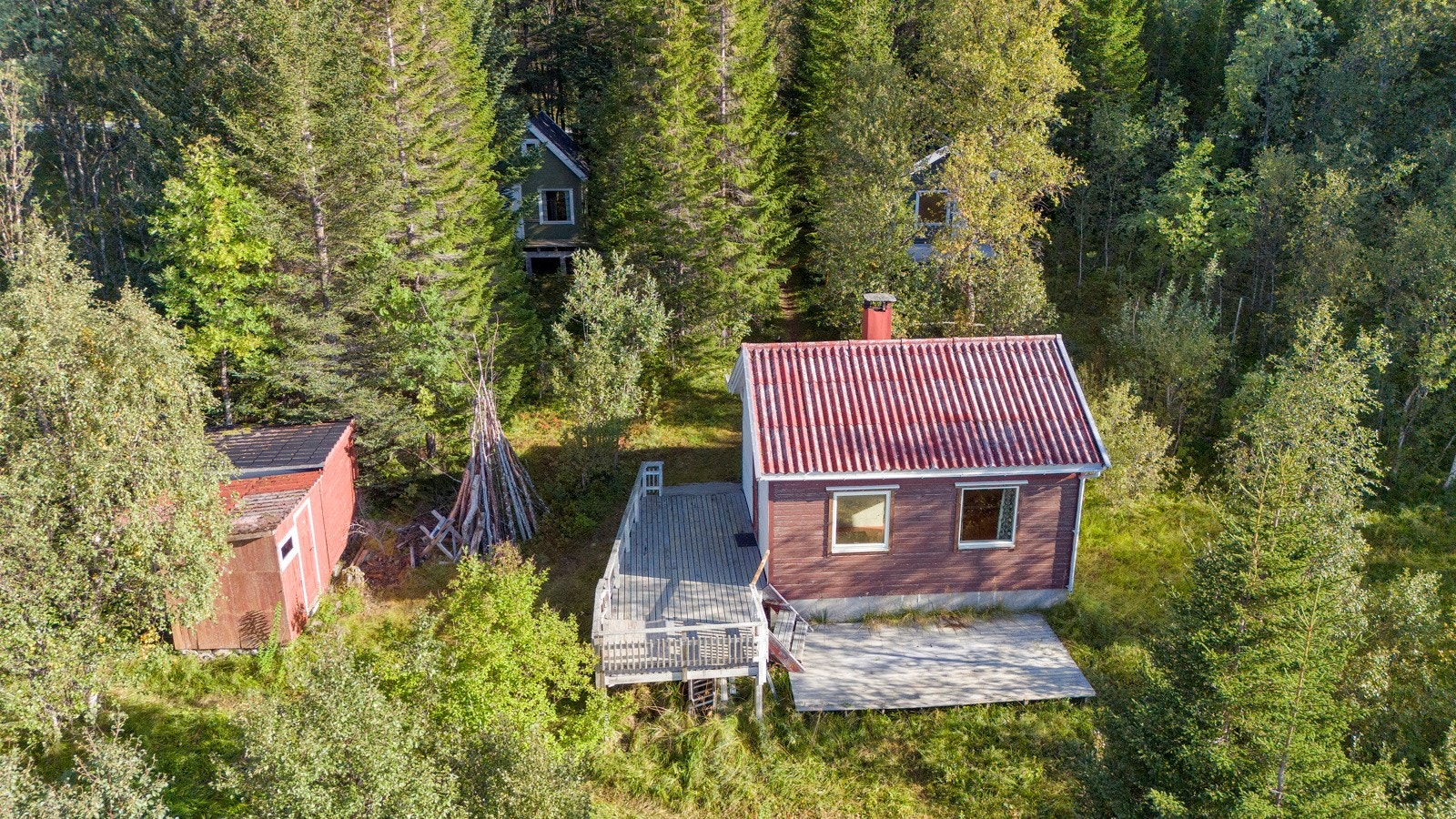 Hytta sett fra fugleperspektiv Galleribilde