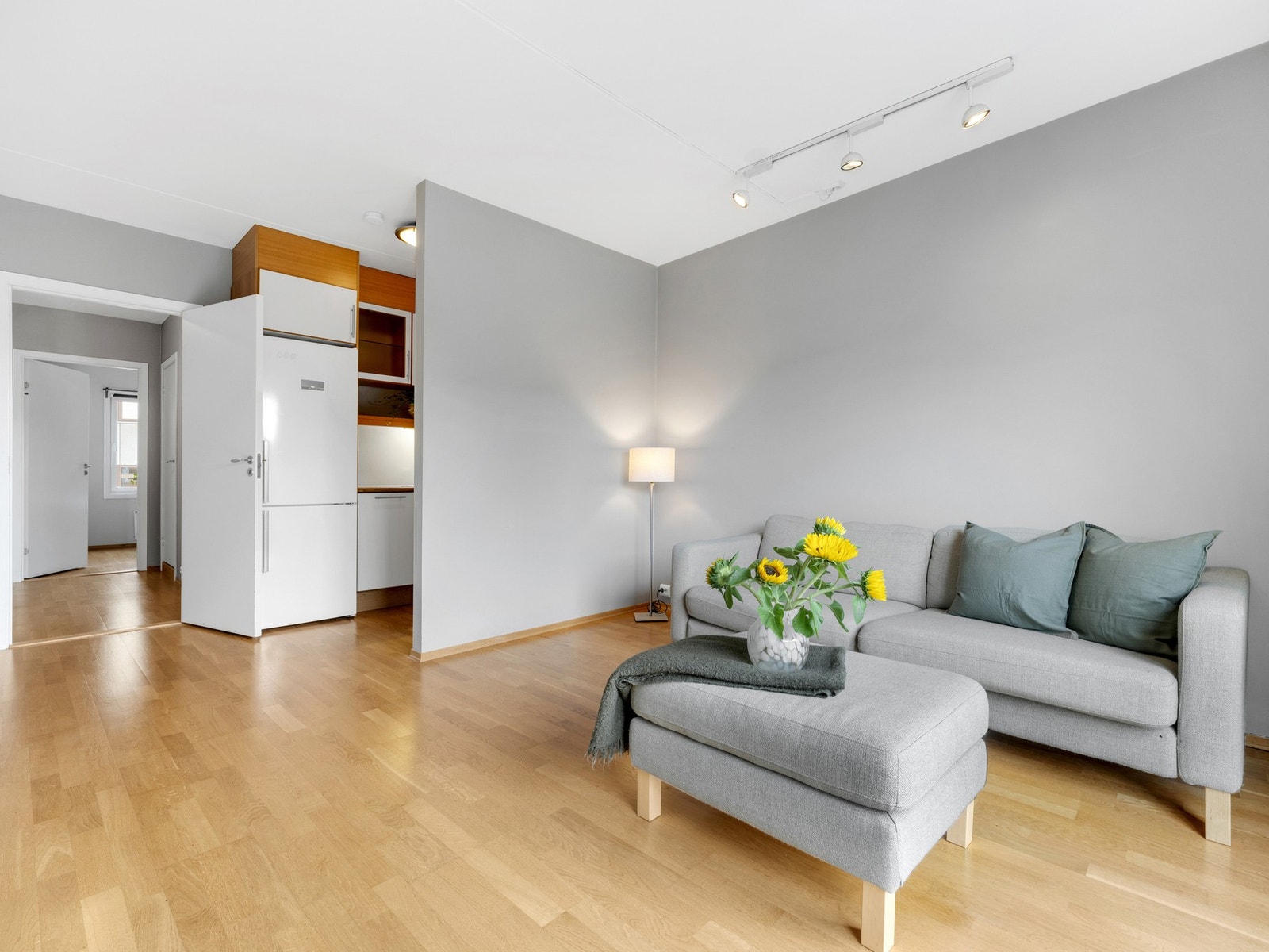 Leilighetsbygget ble oppført så sent som i 2004 og har derfor en nyere byggteknisk standard med moderne fasiliteter. Galleribilde