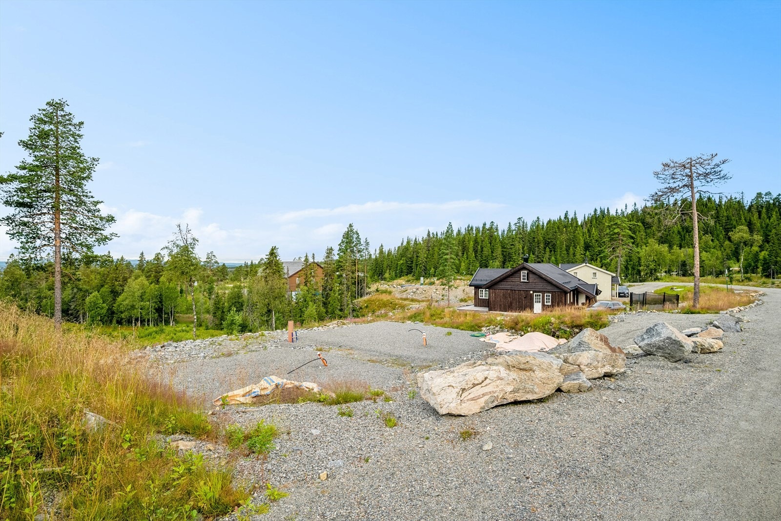 Tomten ligger fint til i naturskjønne omgivelser på Lygna! Nærhet til skiløyper, sykkelstier, fiskevann med mer! Galleribilde