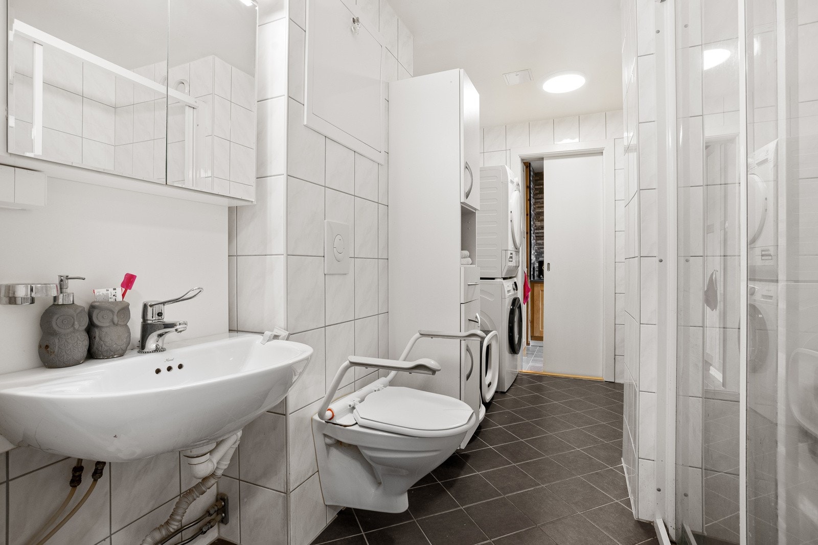 Pent, flislagt bad/wc, rehabilitert i regi av brl i 2012. Galleribilde