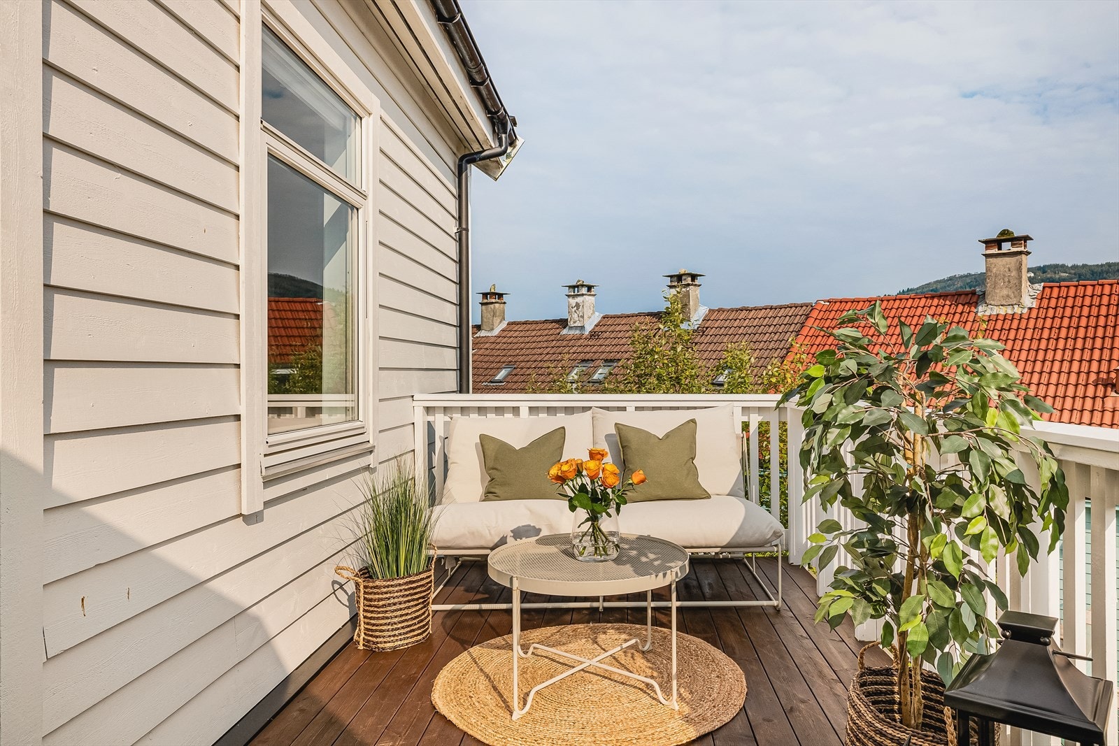 Balkongen er på ca. 11 kvm. Galleribilde