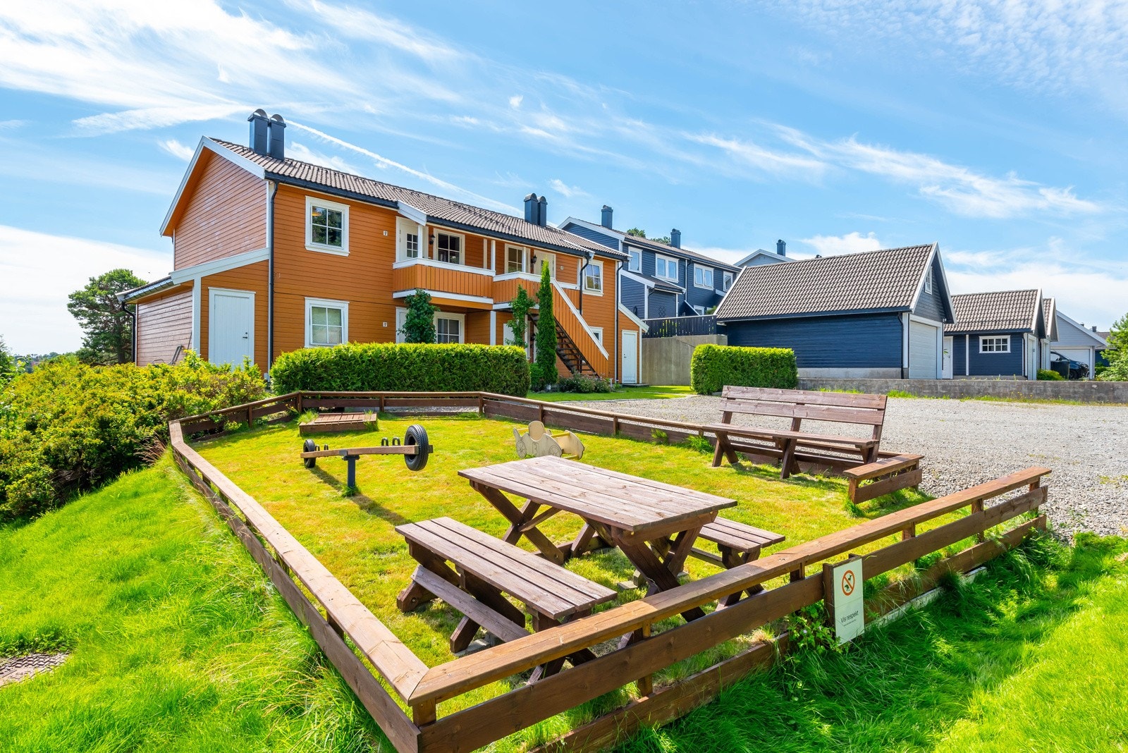 Lekeplass rett på utsiden Galleribilde