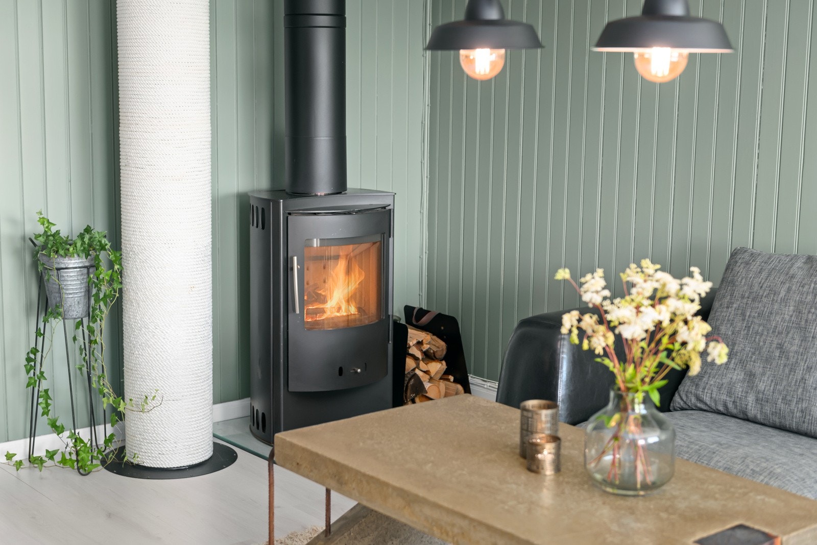 Vedovn som varmer godt på kalde dager Galleribilde