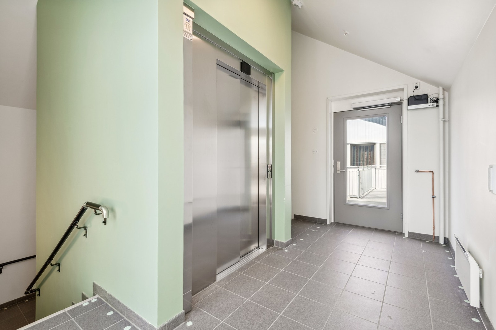 Heis frakter deg til alle plan. Galleribilde