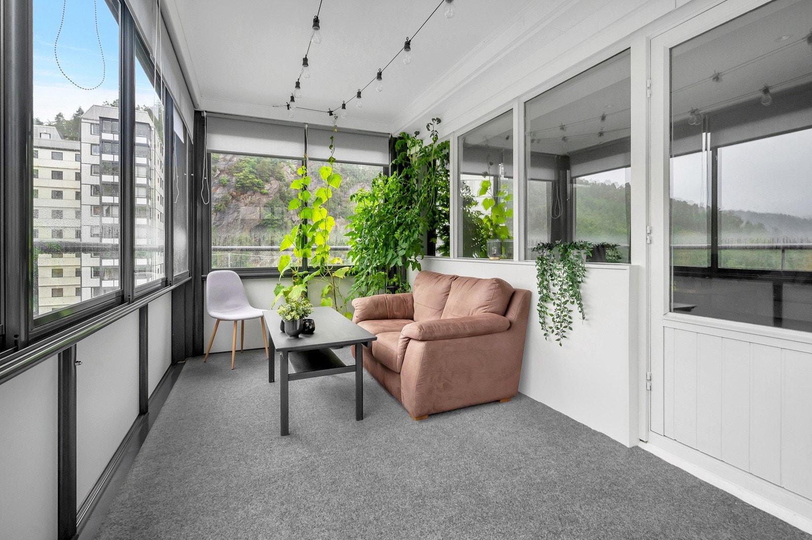 Meget god plass og man får følelsen av en ekstra stue. Galleribilde