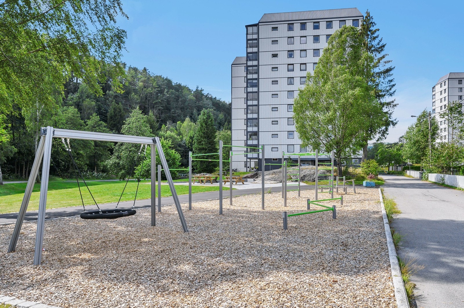 Området er meget barnevennlig med lekeplass i borettslaget. Galleribilde