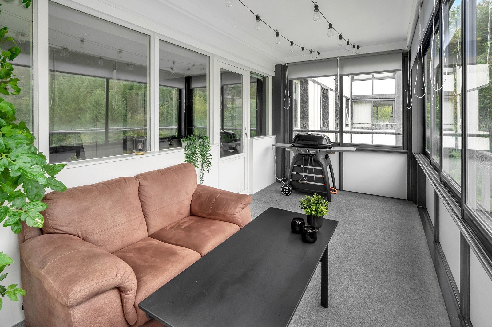 Grilling på balkongen kan bli en populær akivitet. Galleribilde