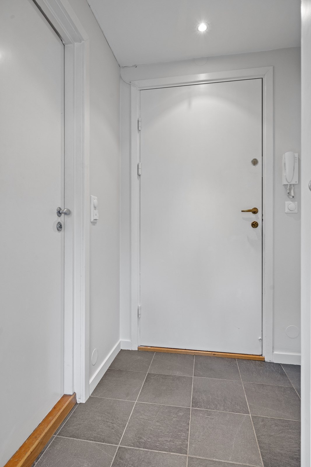 Badet ligger tilknyttet entréen Galleribilde