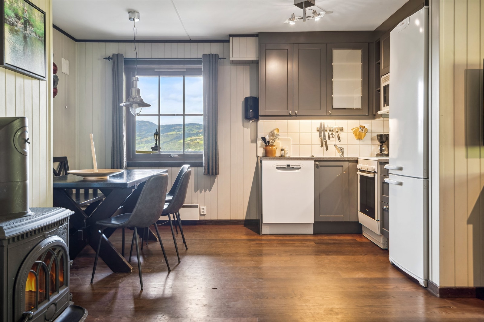 Solid kjøkkeninnredning Galleribilde