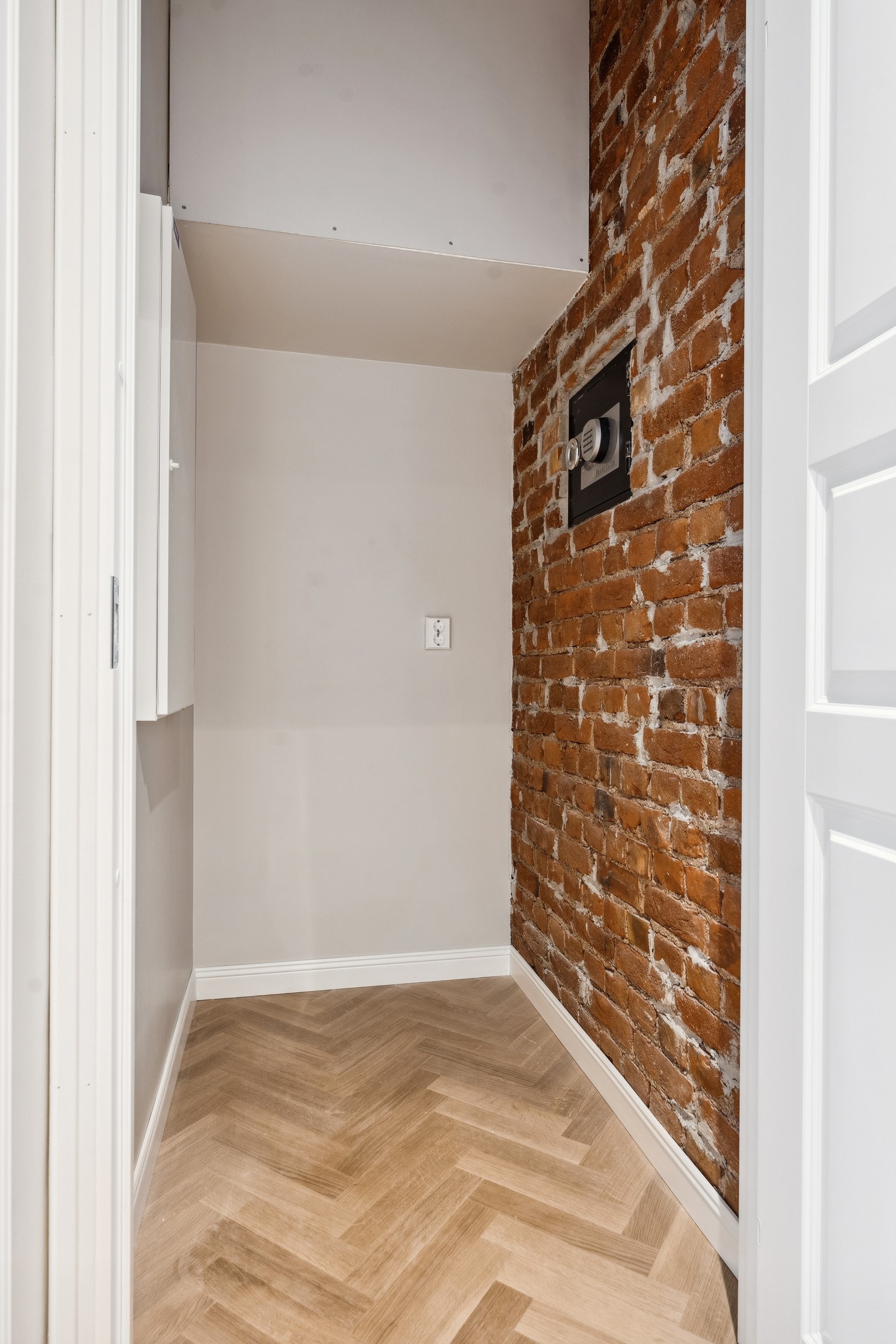 Boligen har en innvendig bod for ekstra oppbevaringsplass. Galleribilde