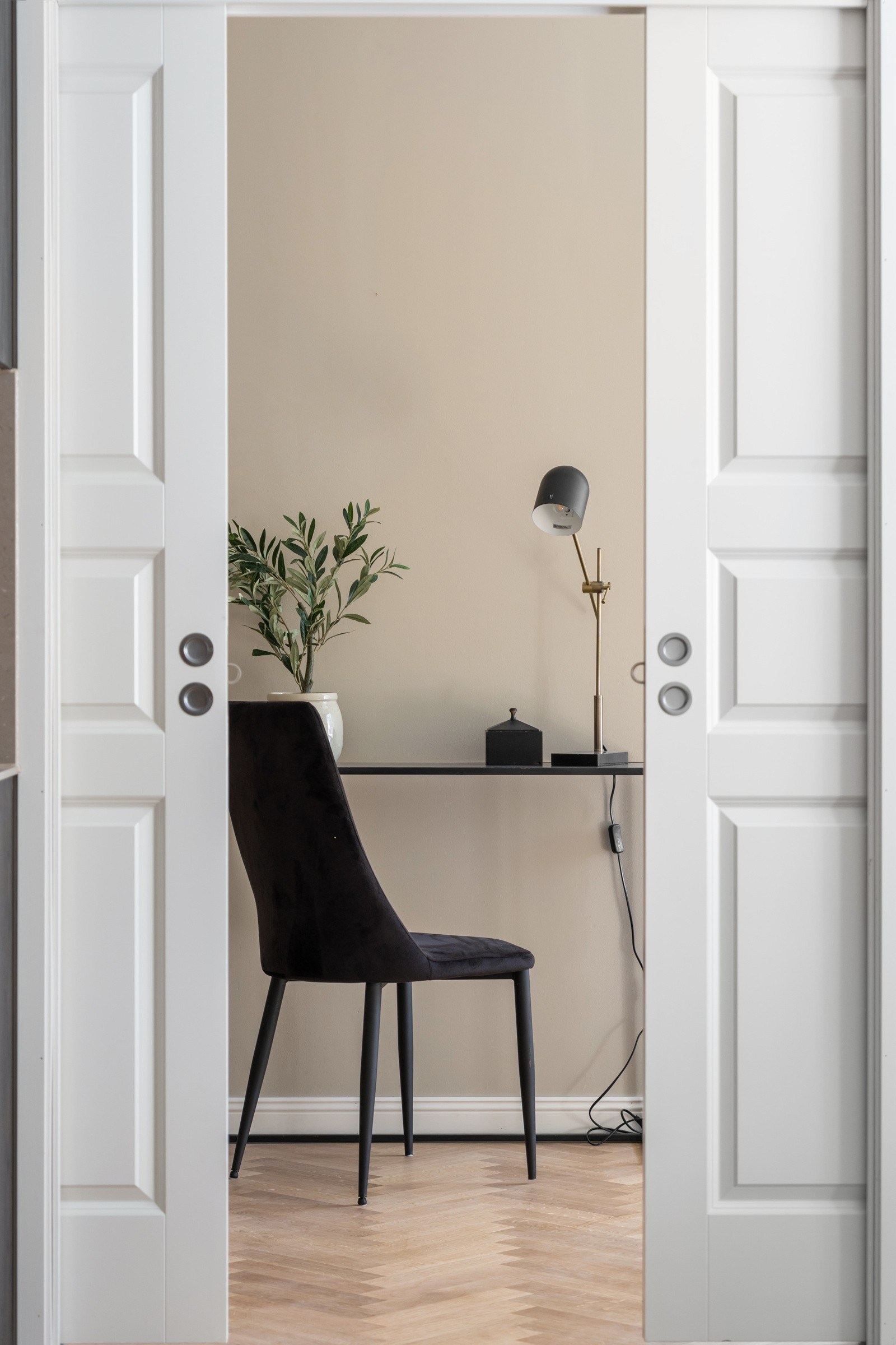 Rommene er malt i lyse elegante farger. Galleribilde