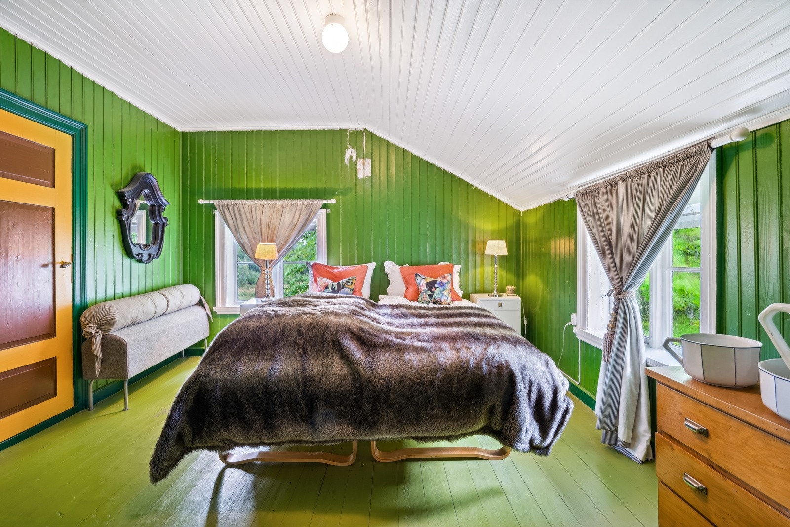 Rommene bærer de gamle interiørpregene fra gammelt av. Galleribilde