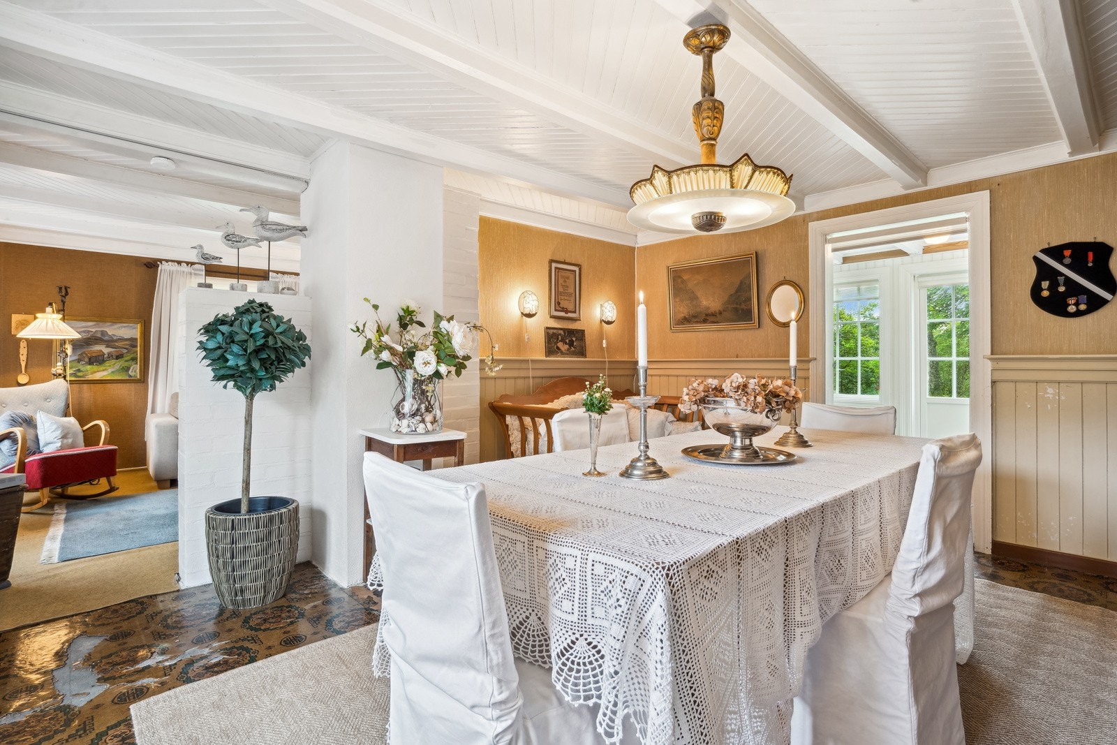 Stuen har naturlige inndelingssoner. Galleribilde