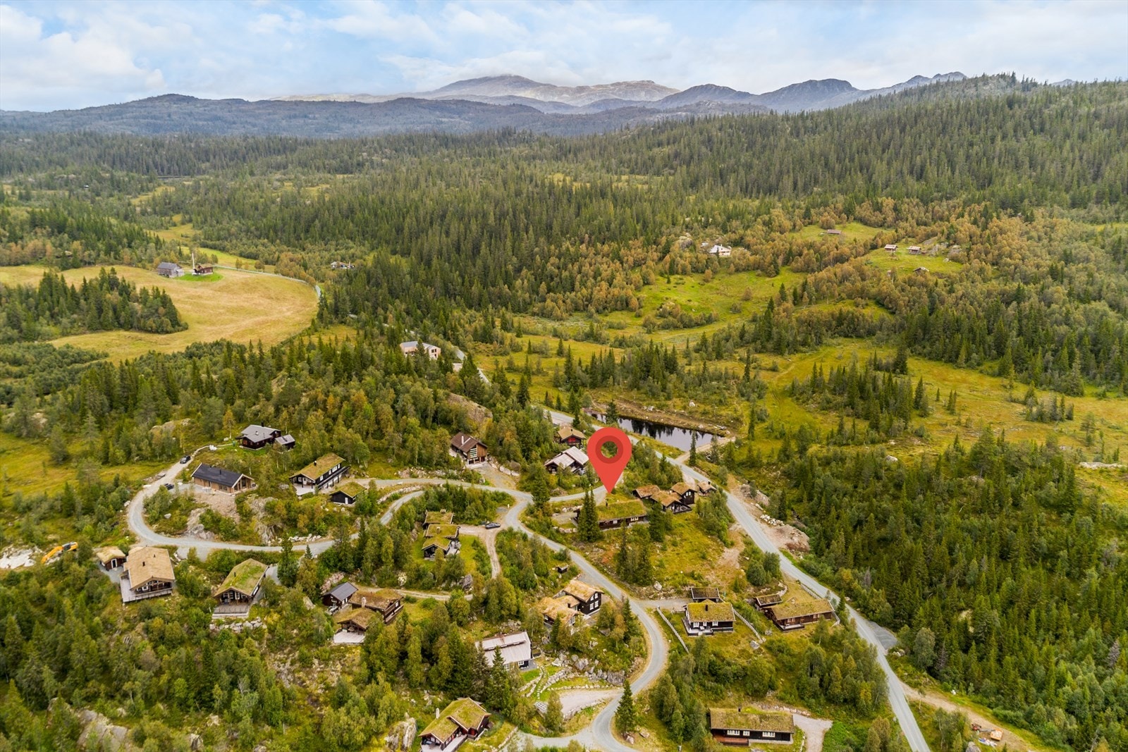 Kvambekk byr for øvrig på godt med skiløyper vinterstid. Fra hyttefeltet er det ca. 30 minutter med bil til Rauland, som er Telemarks største skidestinasjon. Galleribilde