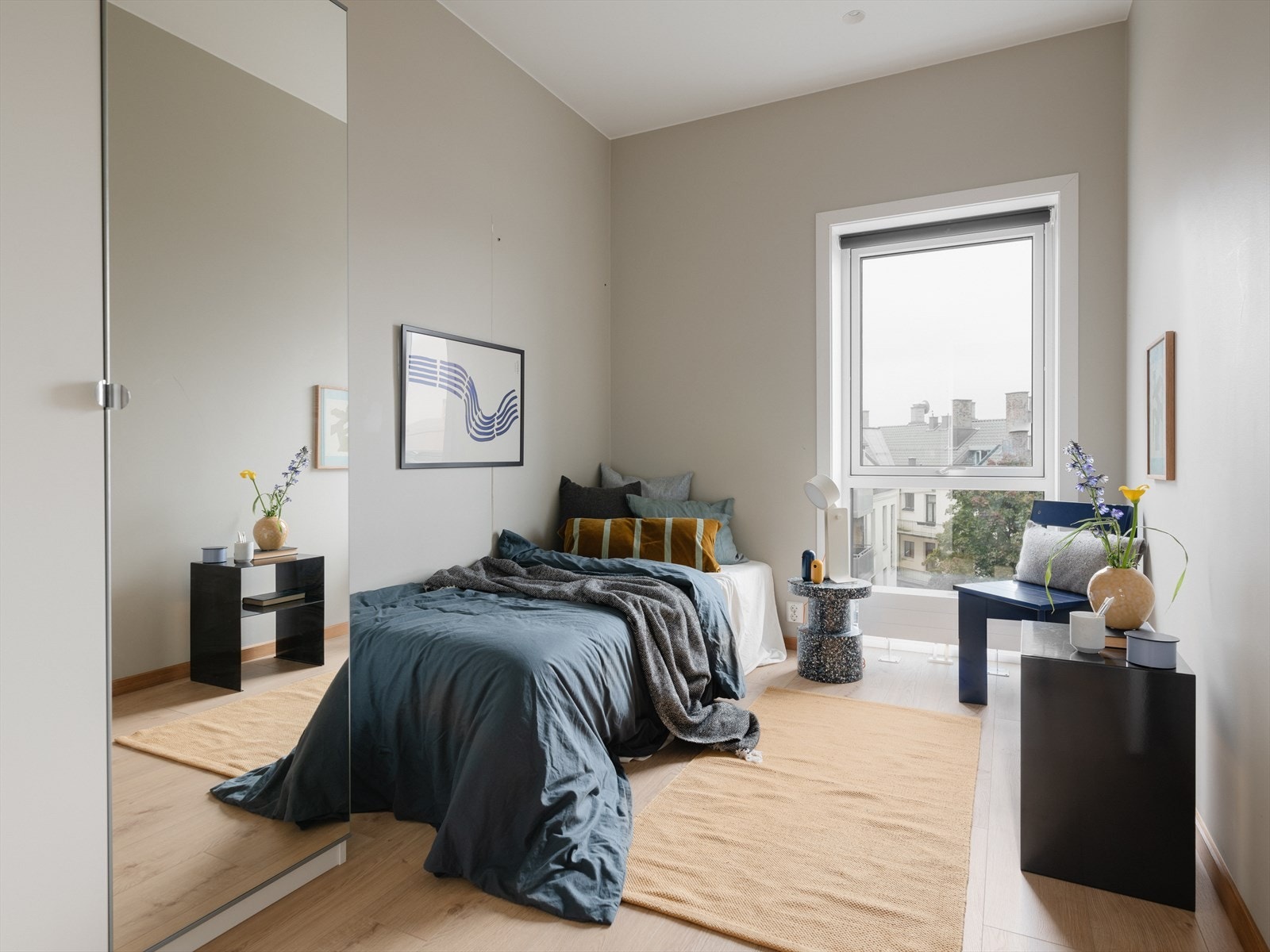 Soverom 3. Hele leiligheten vender inn mot rolig, indre gårdsrom. Galleribilde