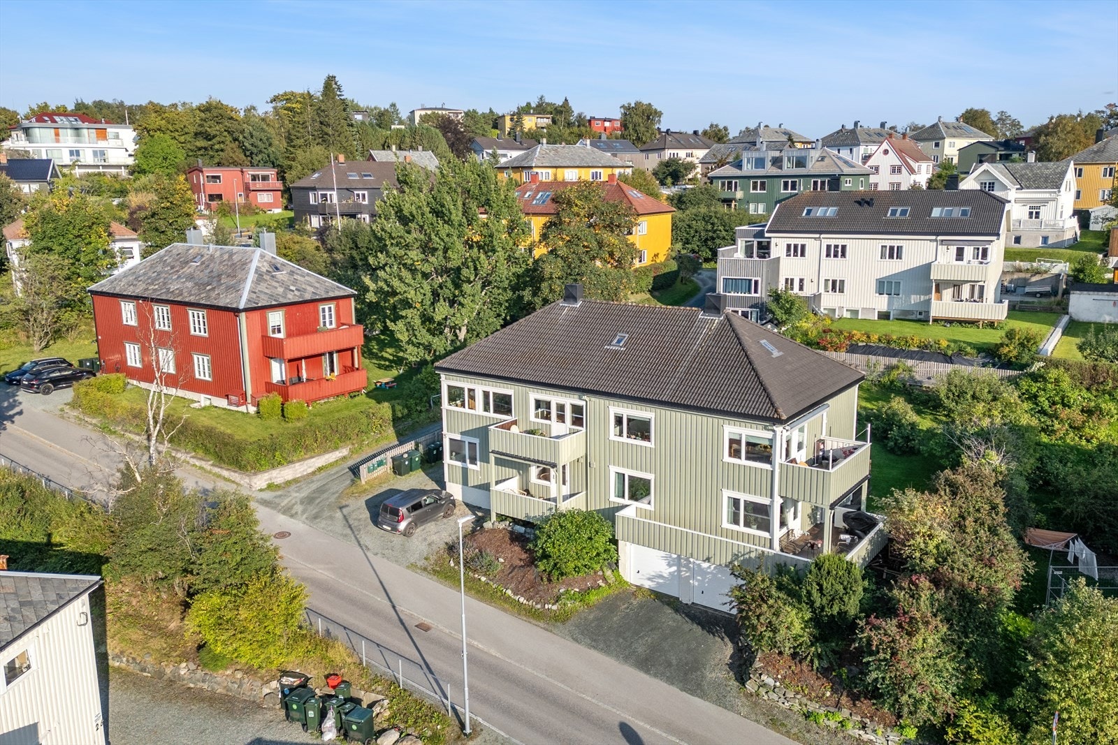 I tillegg til boder i kjeller og på loft er det også store fellesarealer i kjelleren og på loftet. Galleribilde