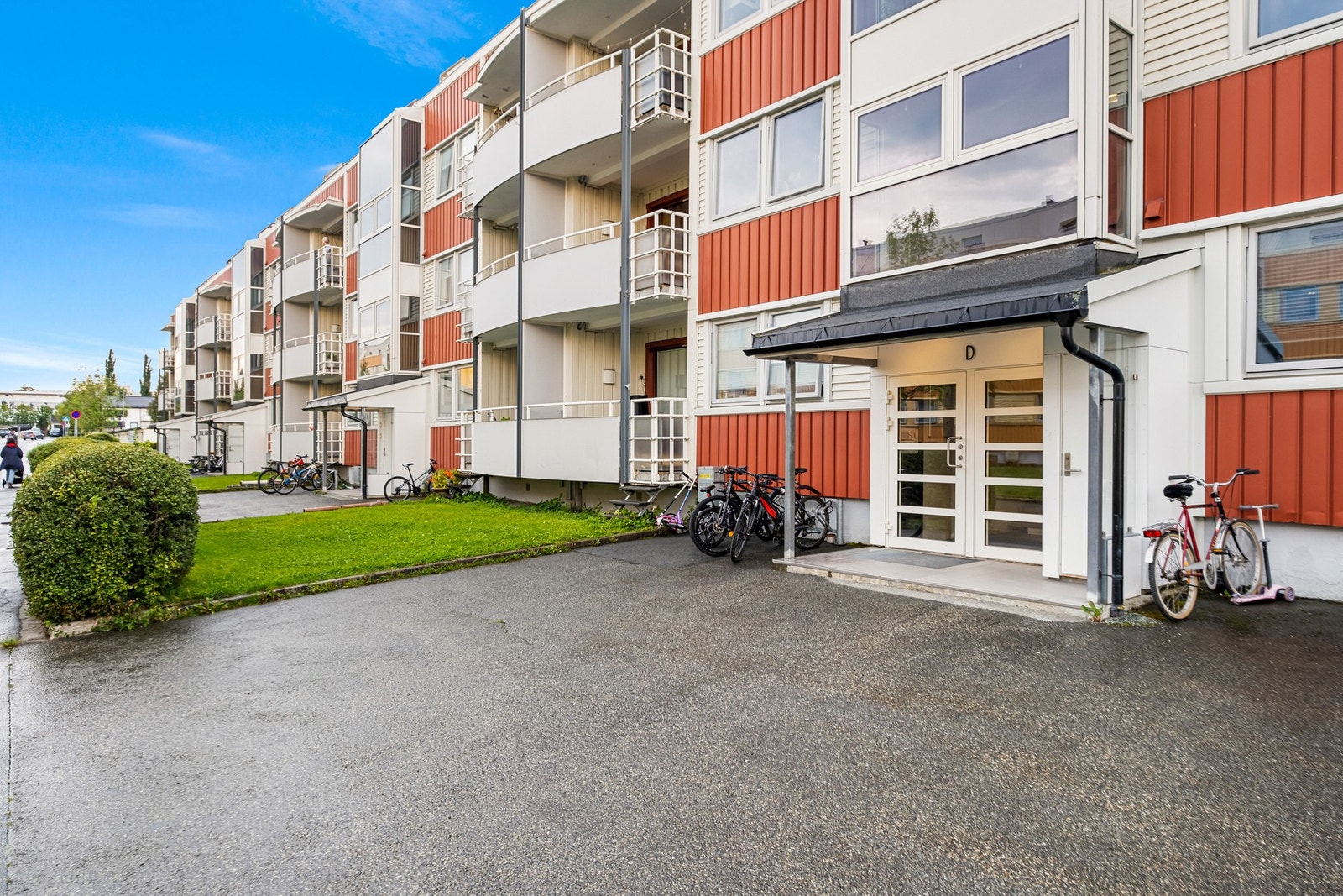 Inngangsparti. Leiligheten disponerer en bod i kjeller. Galleribilde