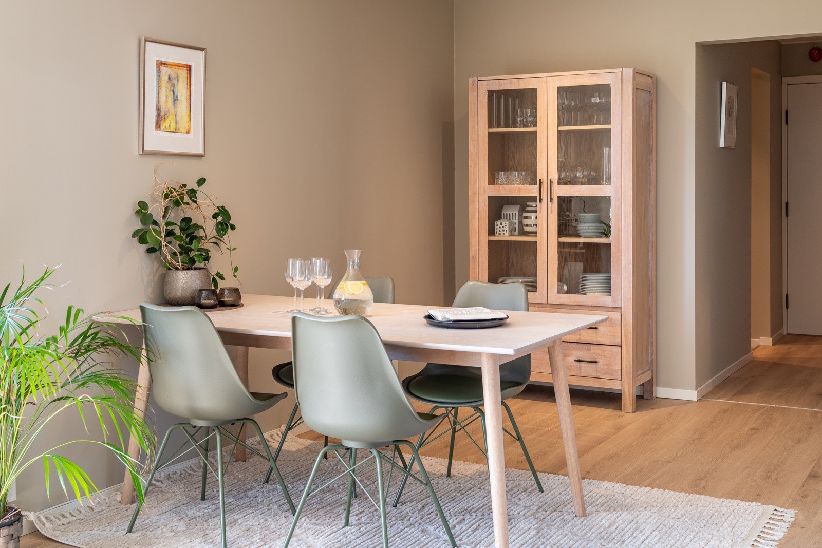 Her får man godt med plass til sofagruppe og spisebord. Galleribilde