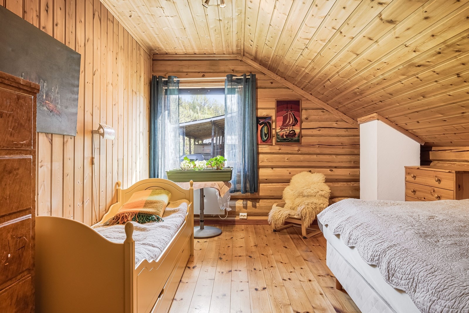 Soverom 2. Alle rommene har plass til seng, garderobeskap og annet ønskelig. Galleribilde