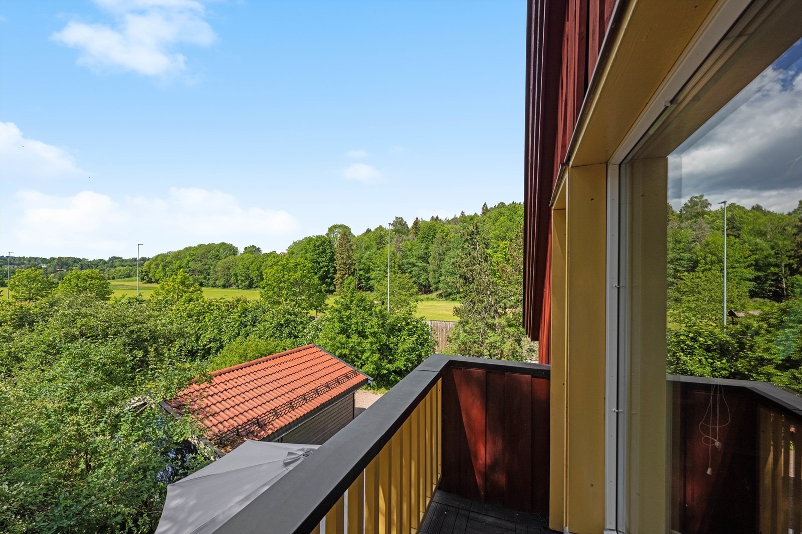 Fin utsikt over nærområdet. Galleribilde